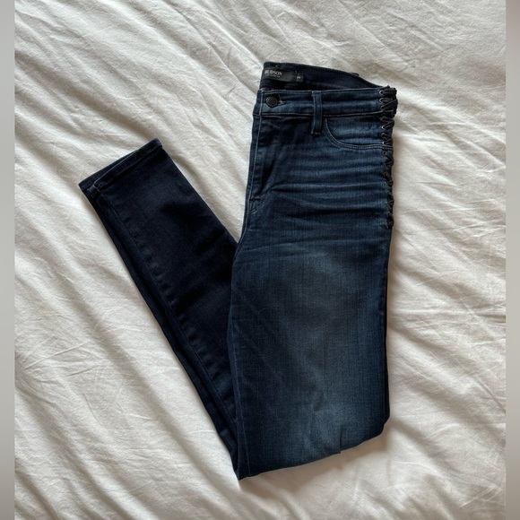 Hudson Barbara Super Skinny Ankle Jean - Picture 7 of 8